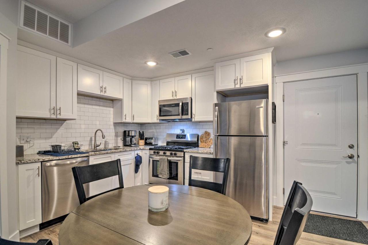 Modern Traverse City Condo About 1 Mi To Bay! المظهر الخارجي الصورة