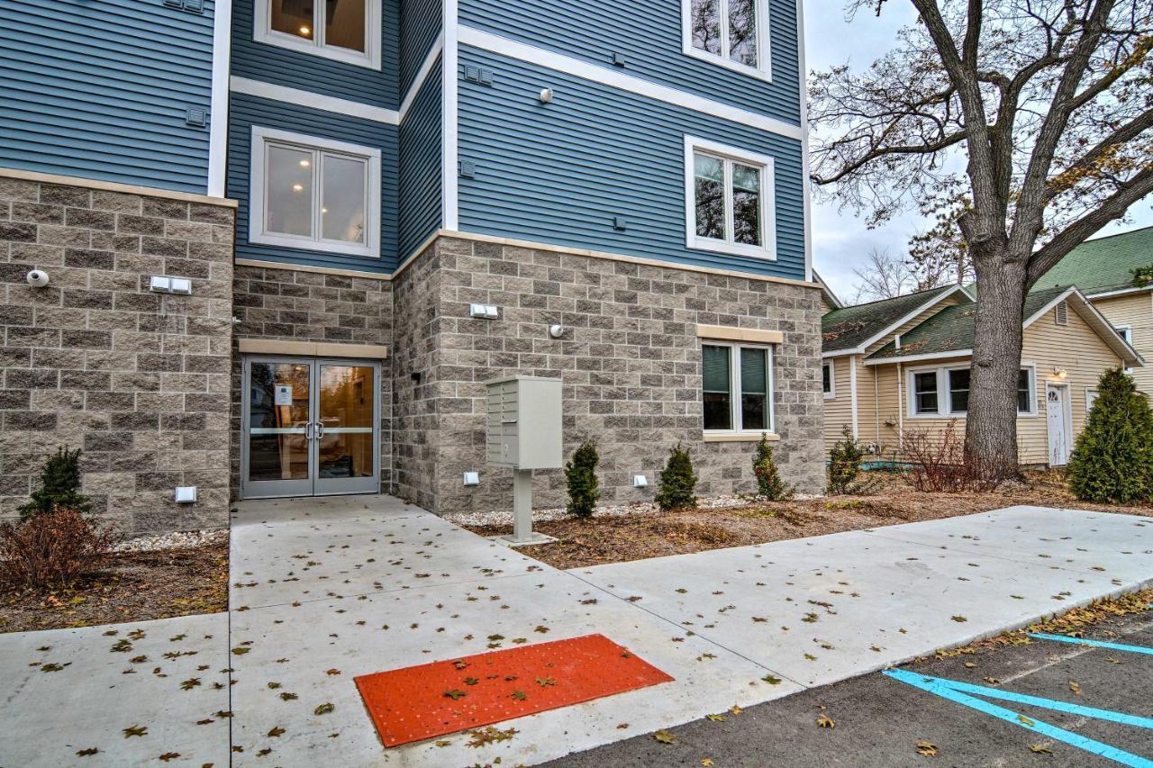 Modern Traverse City Condo About 1 Mi To Bay! المظهر الخارجي الصورة
