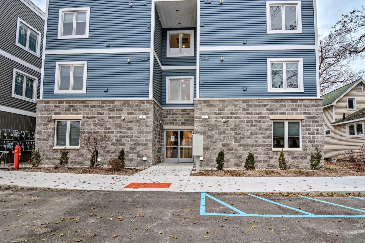 Modern Traverse City Condo About 1 Mi To Bay! المظهر الخارجي الصورة